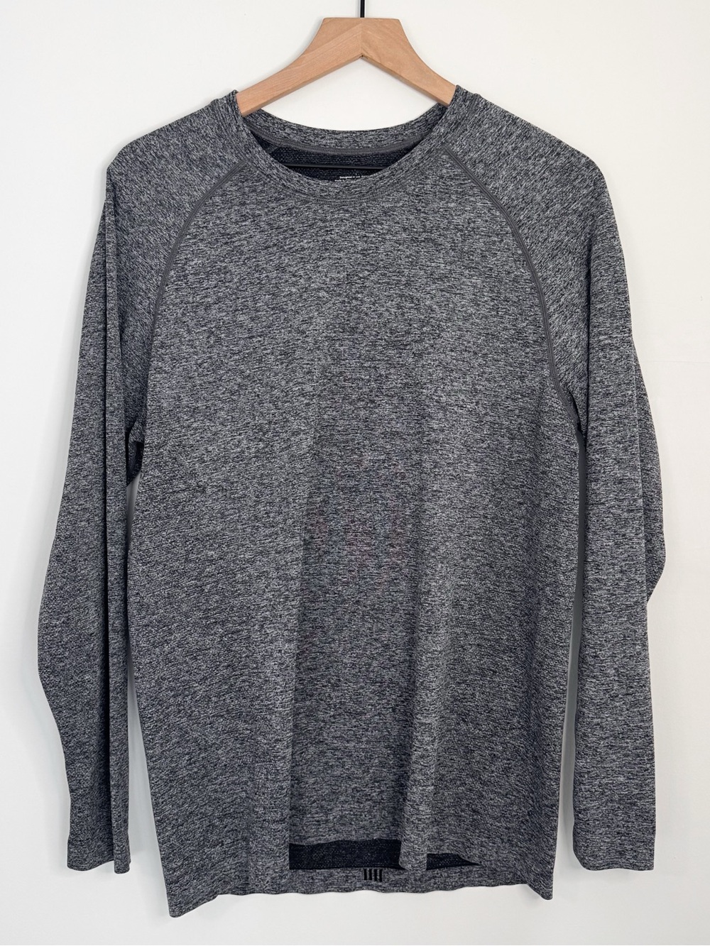 Fabletics Training Day Grey Athletic Workout Long Sleeve Tee Size Large